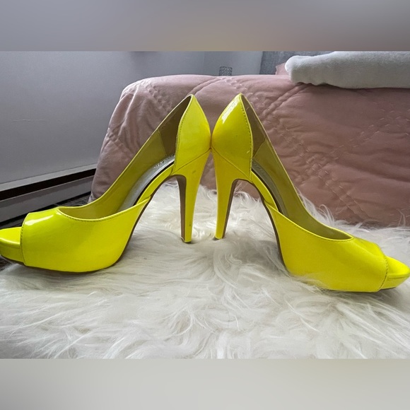 Brand New - Paprika Neon Yellow Heels - Picture 3 of 6